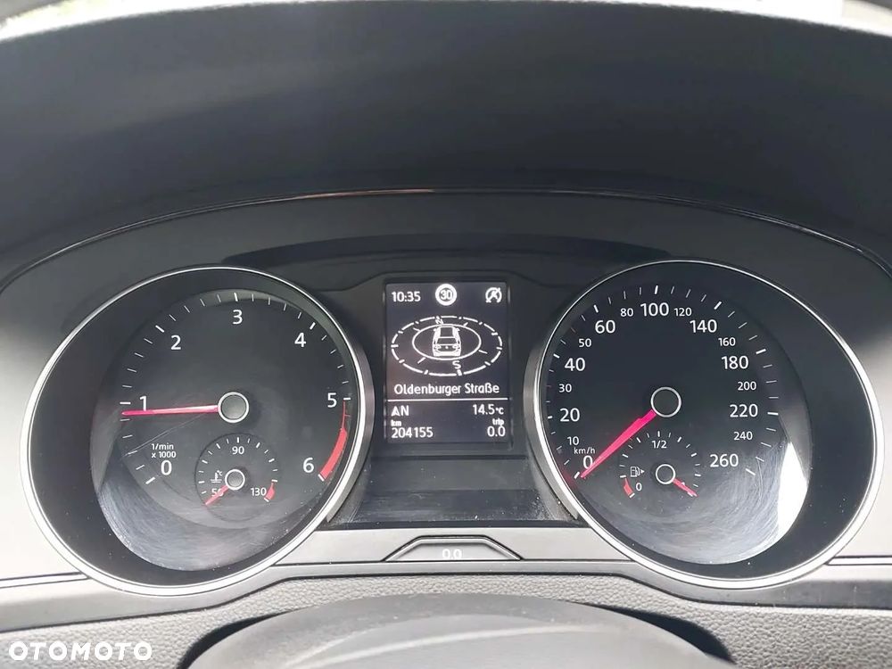 Volkswagen Passat - 17