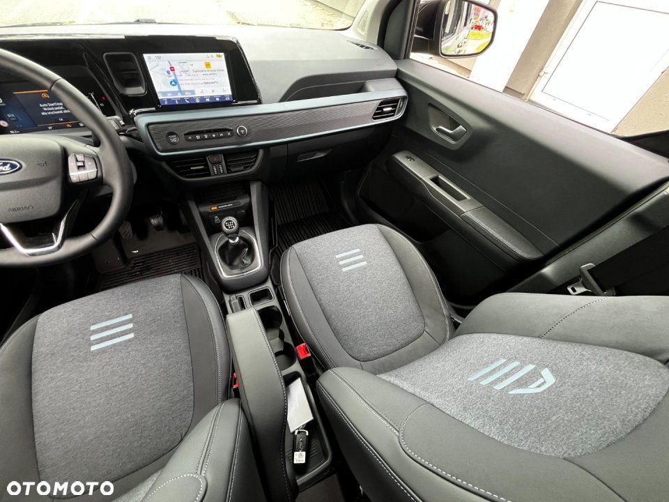 Ford Tourneo Courier - 28