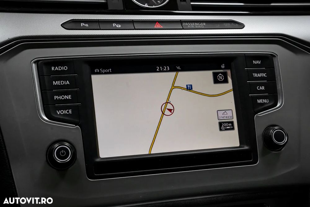 Volkswagen Passat 2.0 TDI SCR (BlueMotion Tech) 4Motion D Highline - 34