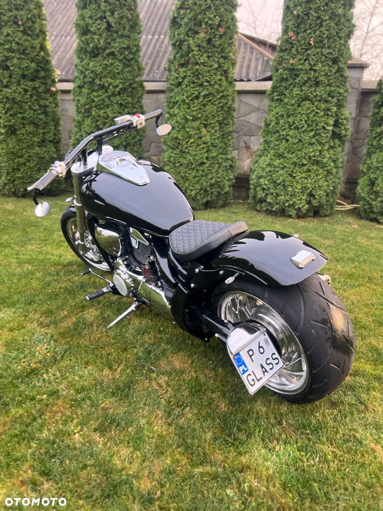 Suzuki Intruder - 7
