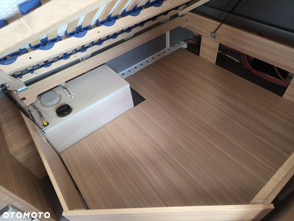 Dethleffs Camper 730FKR - 14