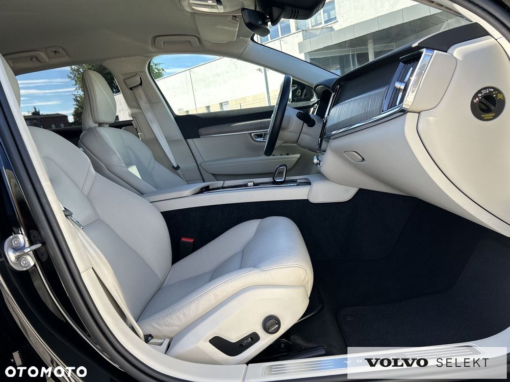 Volvo V90 Cross Country - 24