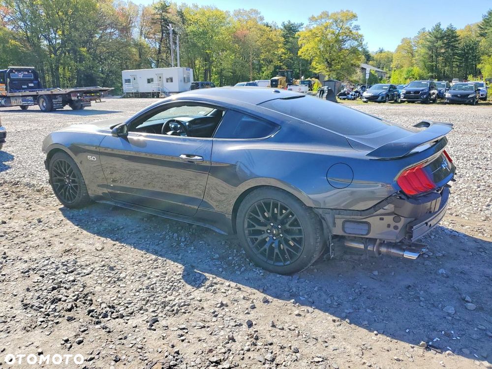Ford Mustang 5.0 V8 GT - 4
