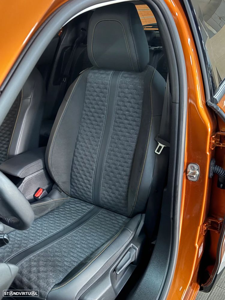 Peugeot e-2008 50 kWh Allure Pack - 15