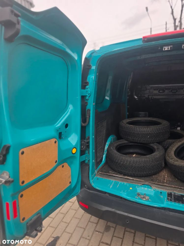 Ford TRANSIT CONNECT L2H1 - 5