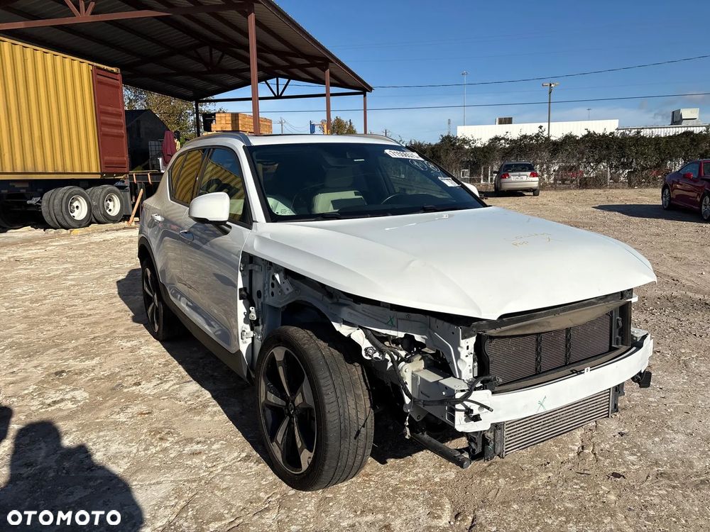 Volvo XC 40 T5 AWD Geartronic Momentum - 3