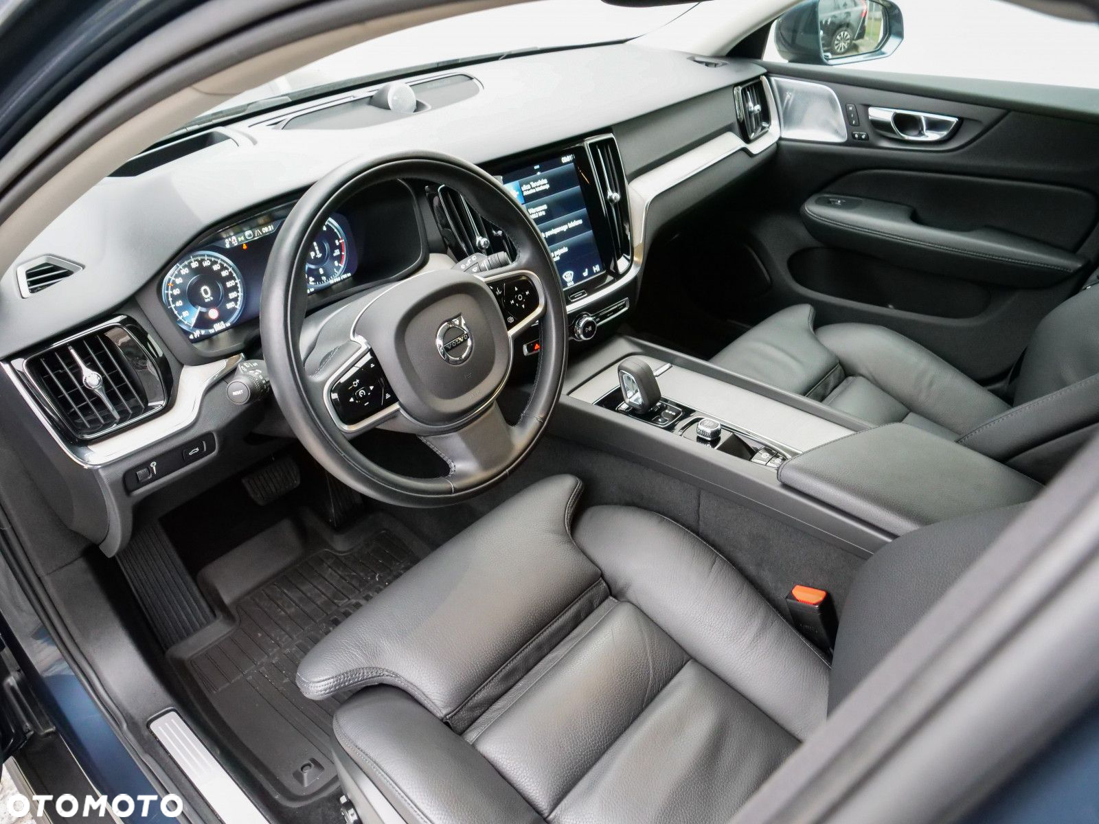 Volvo V60 Cross Country - 14