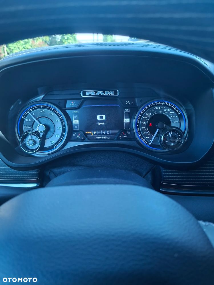 RAM 1500 5.7 Crew Cab Shortbed Limited Black - 15