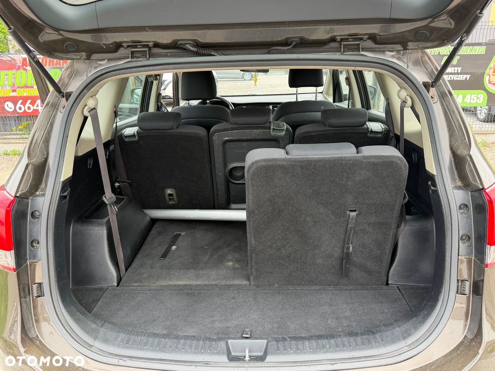 Kia Carens 1.6 GDI ISG Spirit - 10
