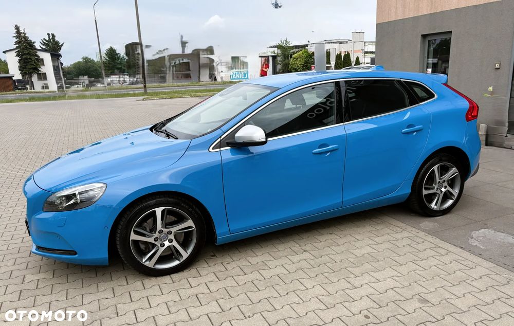 Volvo V40 D4 Drive-E R-Design Kinetic - 2