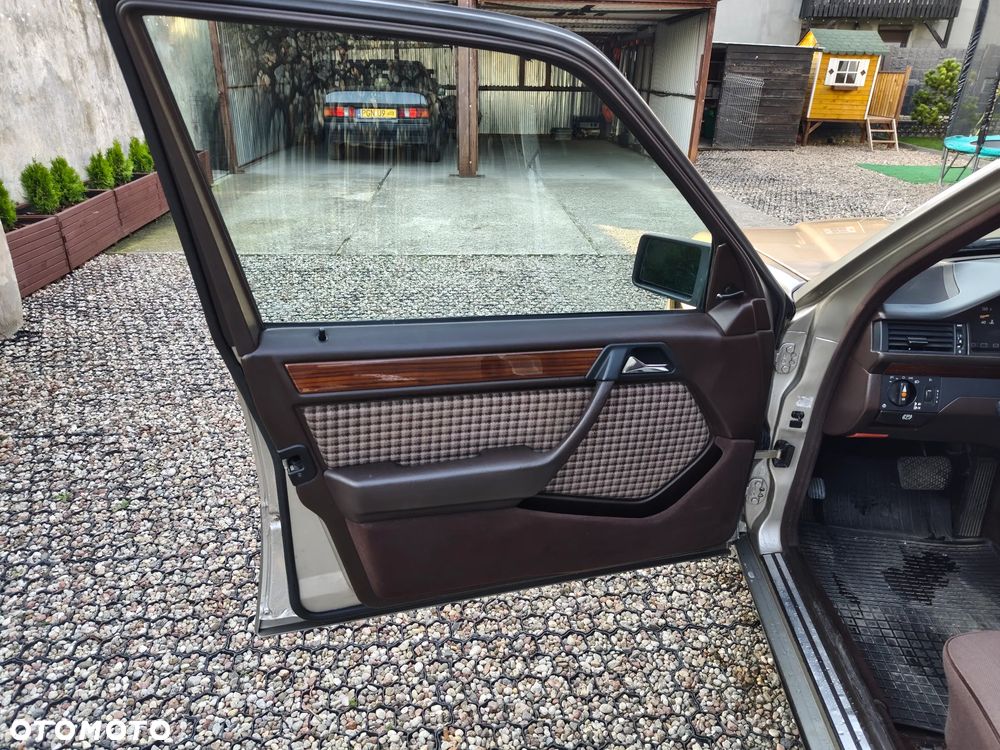 Mercedes-Benz W124 (1984-1993) - 15