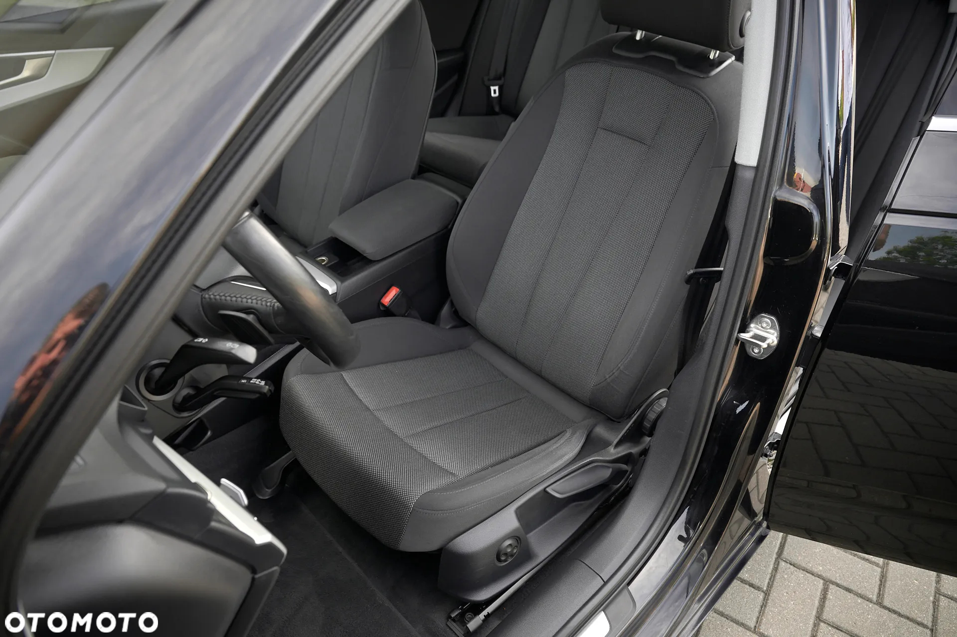 Audi A4 2.0 TDI ultra S tronic design - 21