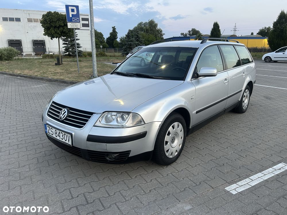 Volkswagen Passat - 1