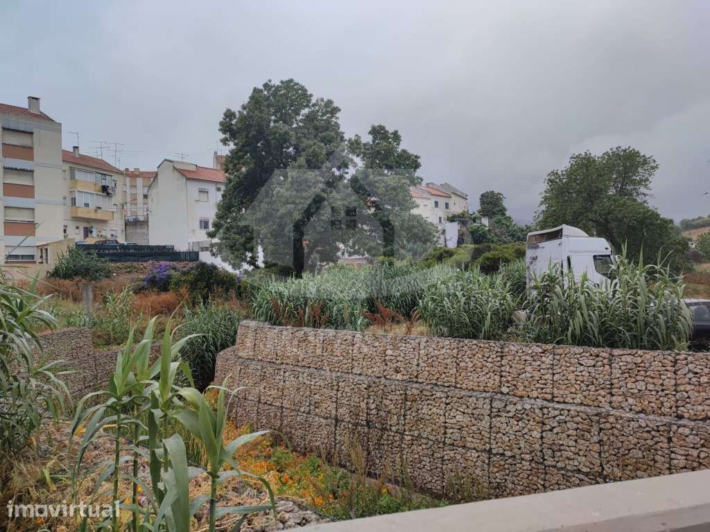 Terreno urbano em Alverca para construção de prédio - Grande imagem: 4/7