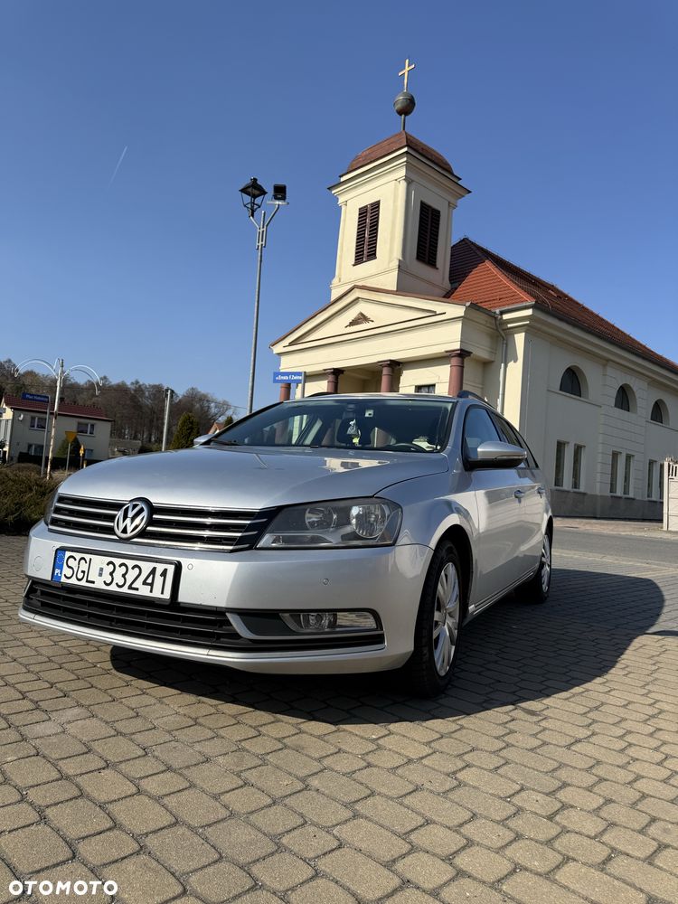 Volkswagen Passat - 1