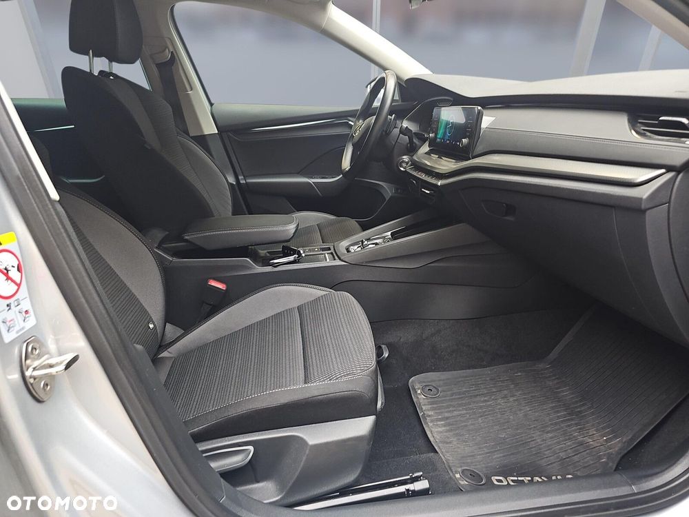 Skoda Octavia 2.0 TDI Ambition DSG - 11