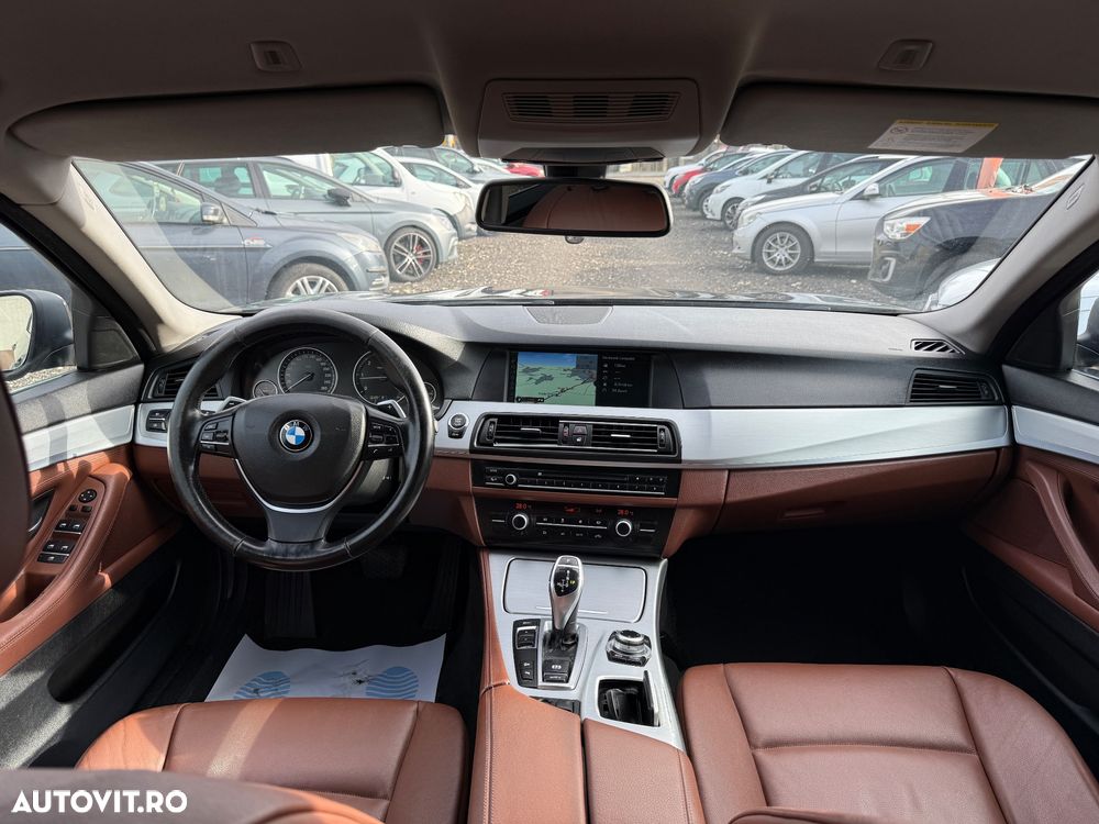 BMW Seria 5 525d xDrive - 11