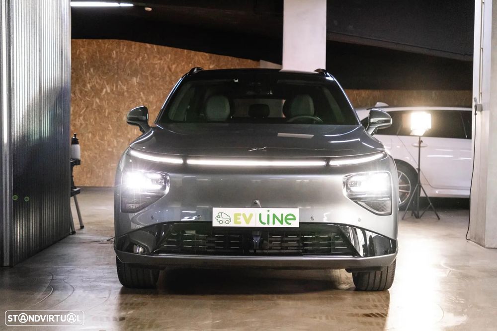 Xpeng G9 93.1 kWh Long Range+Premium Seat & Audio Pack - 6