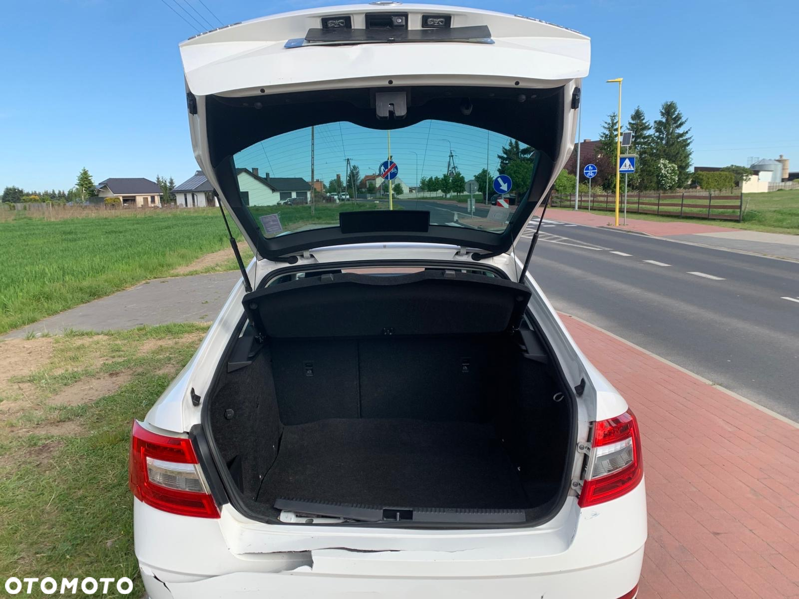 Skoda Octavia 1.6 TDI DSG Ambition - 26