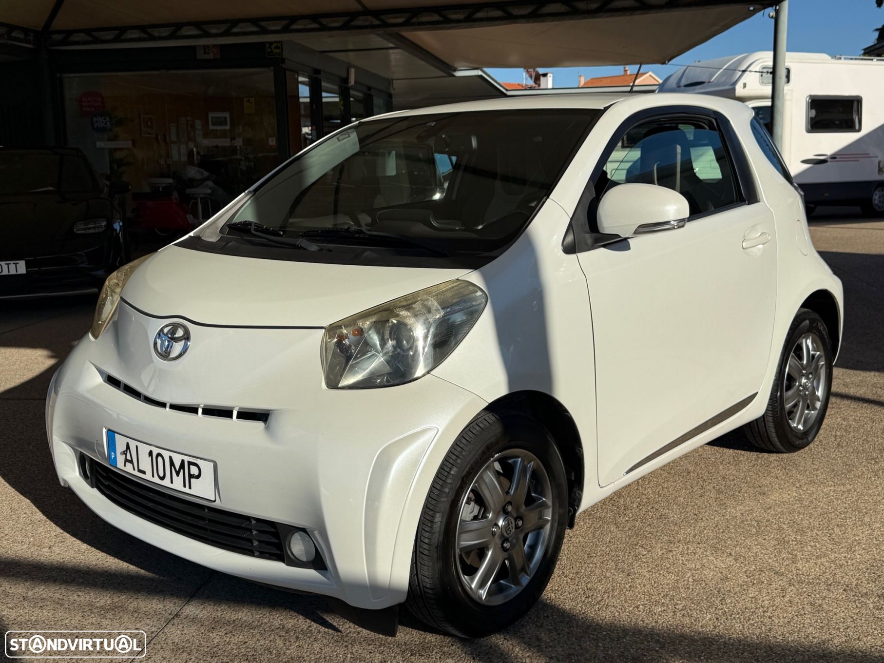 Toyota iQ 1.0 VVT-i 2 EP - 1