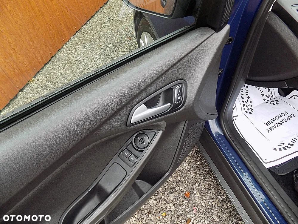 Ford Focus 1.0 EcoBoost S&S TREND - 9