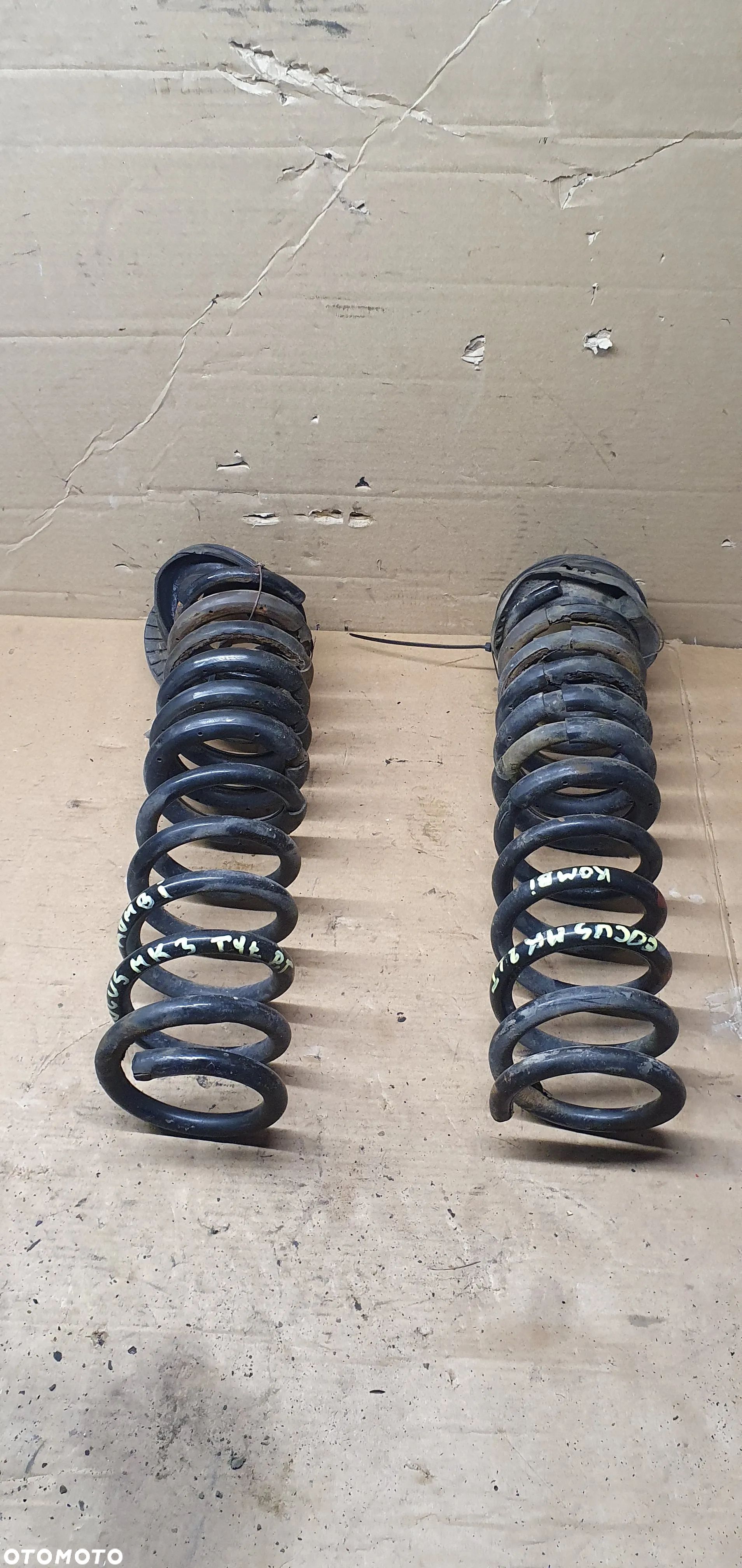 Sprężyny sprężyna tył tylne 2SZT Ford Focus MK3 Kombi - 1