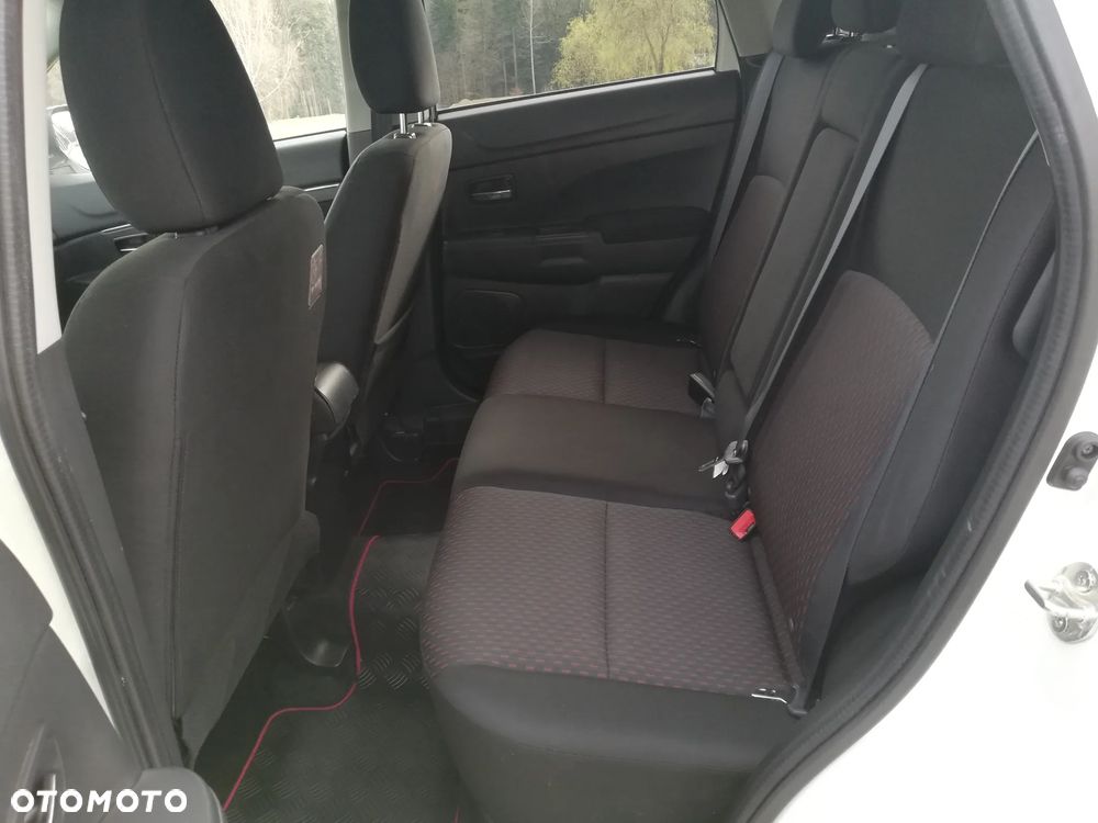 Mitsubishi ASX 1.6 DID Invite 4WD AS&G - 23