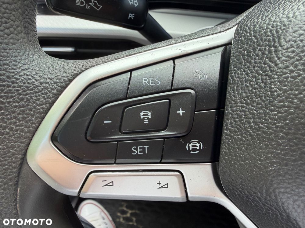 Volkswagen Golf 1.0 TSI - 22