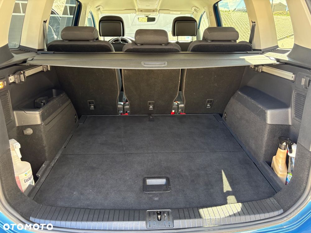 Volkswagen Touran 2.0 TDI BMT Special Edition DSG - 13