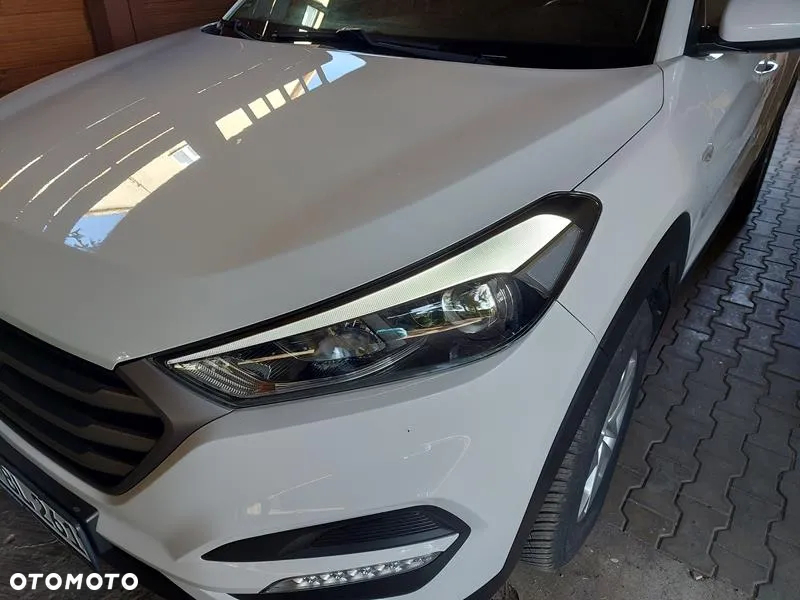Hyundai Tucson 1.6 GDI BlueDrive Comfort 2WD - 24