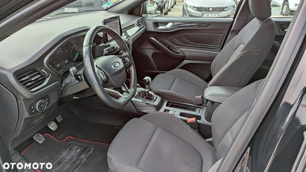 Ford Focus 1.5 EcoBlue Start-Stopp-System ST-LINE DESIGN - 6