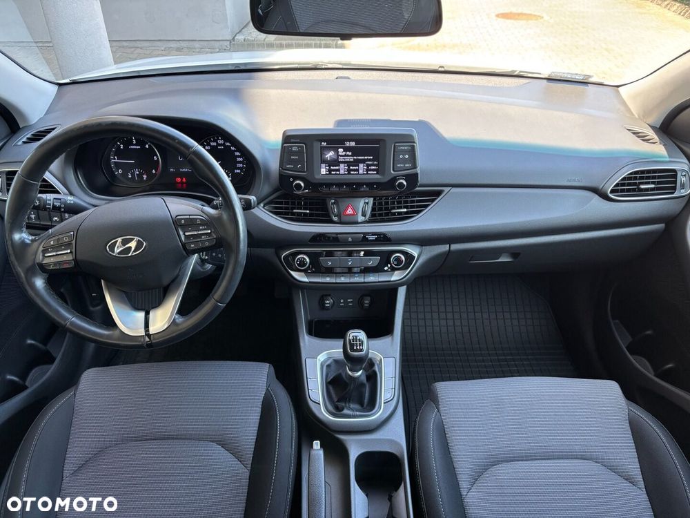 Hyundai i30 1.6 D Classic + - 21
