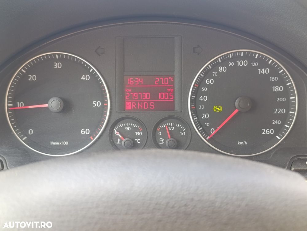 Volkswagen Golf 1.9 TDI DPF DSG Individual - 22