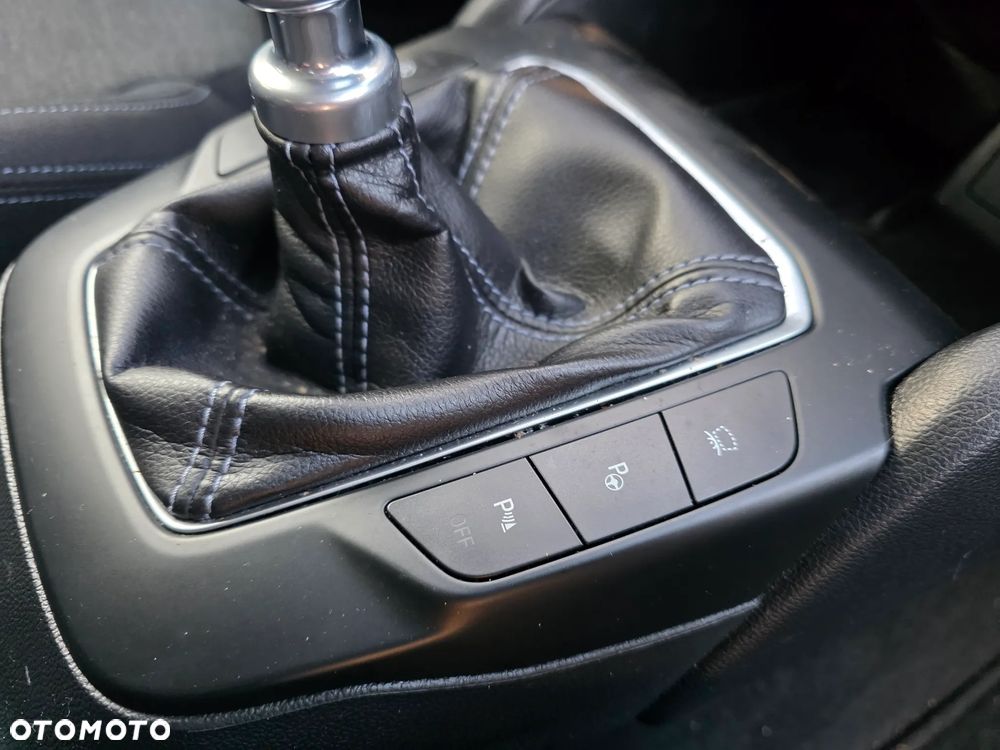 Ford Focus 1.0 EcoBoost Hybrid ACTIVE X - 18