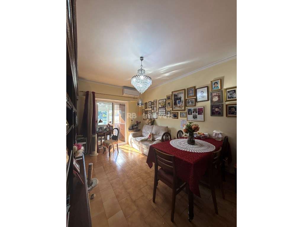 Apartamento T3 com arrumos no sótão - Entrada sul de Tomar - Grande imagem: 2/55