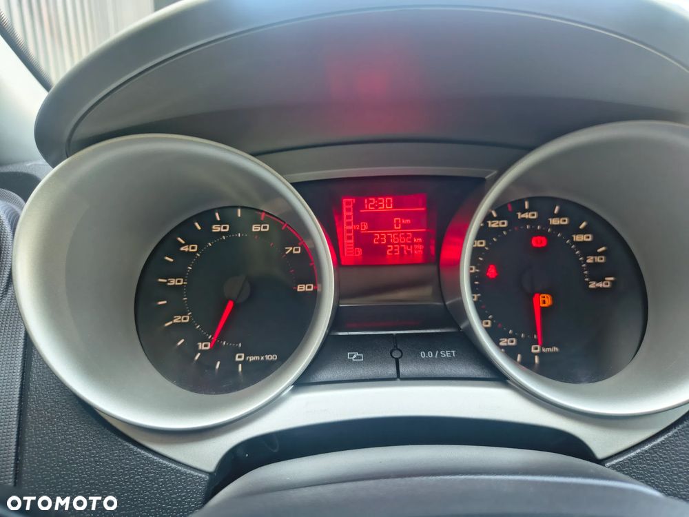 Seat Ibiza SC 1.4 16V Sport - 24