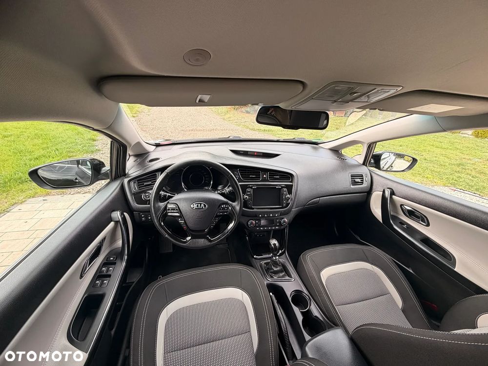 Kia Ceed 1.6 GDI Platinum Edition - 8