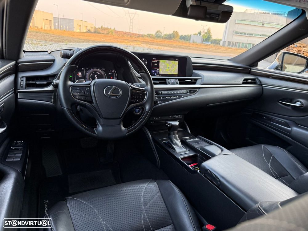 Lexus ES 300h Executive+ - 10