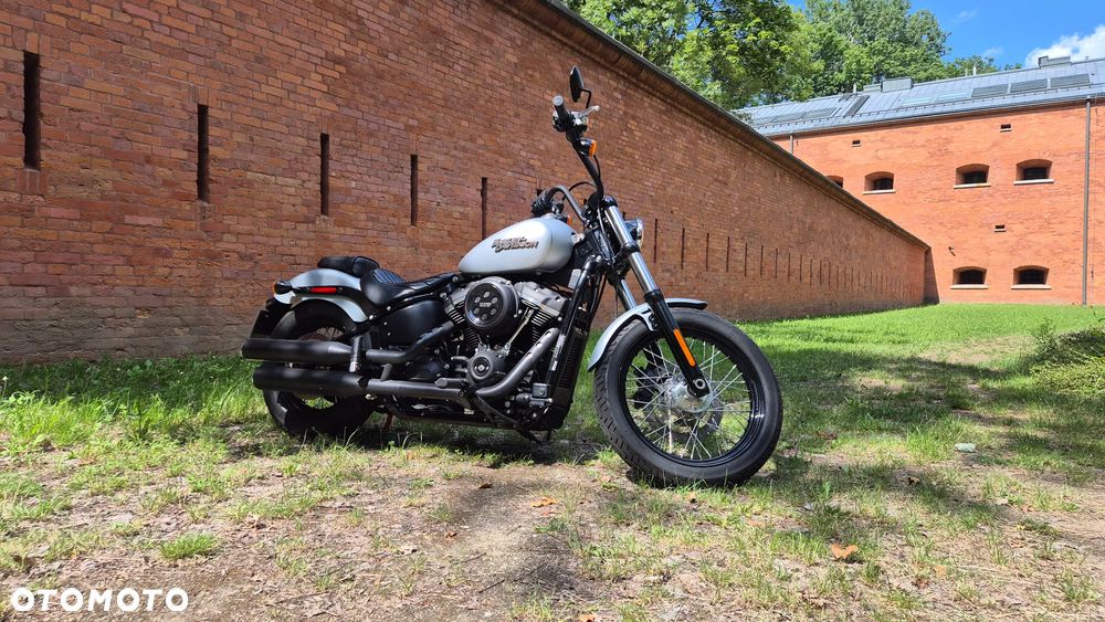 Harley-Davidson Softail Street Bob - 3