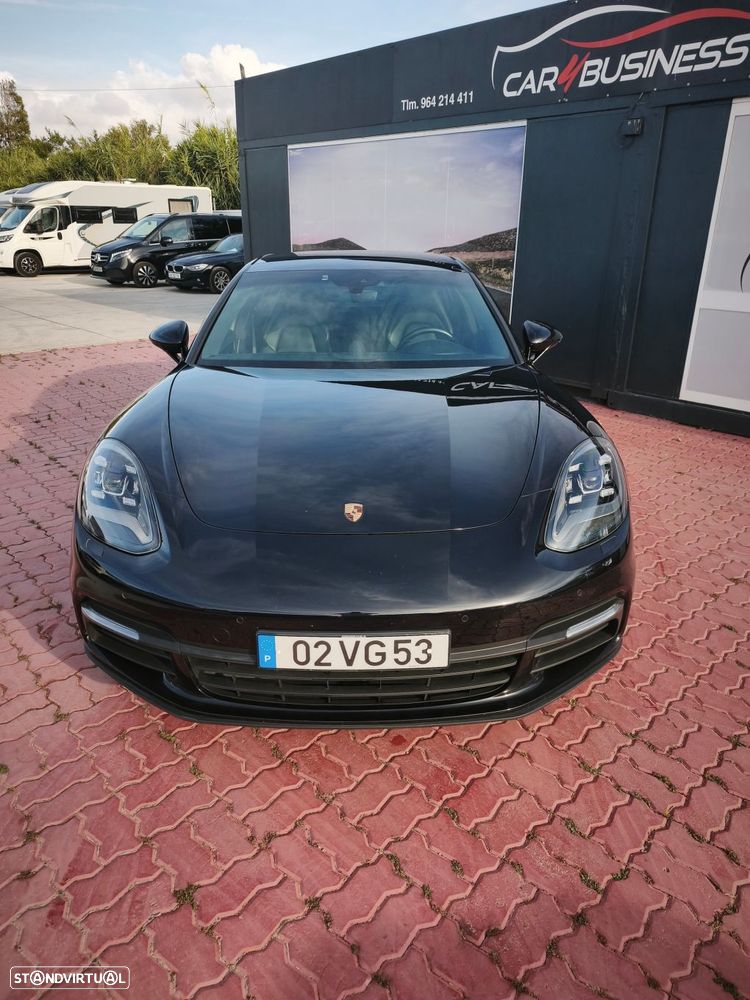 Porsche Panamera 4 E-Hybrid - 4