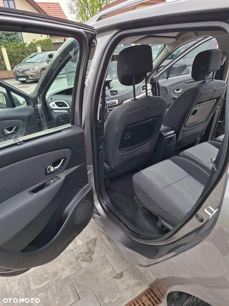 Renault Grand Scenic dCi 110 EDC Paris - 4