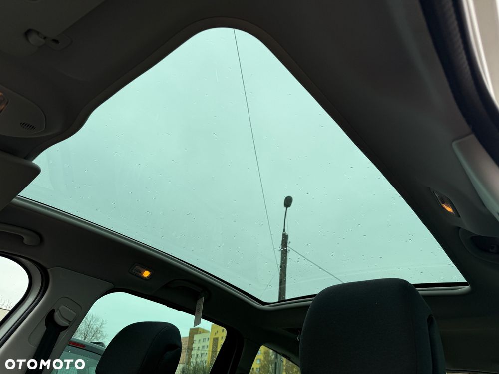 Peugeot 5008 1.6 BlueHDi Style 7os - 27