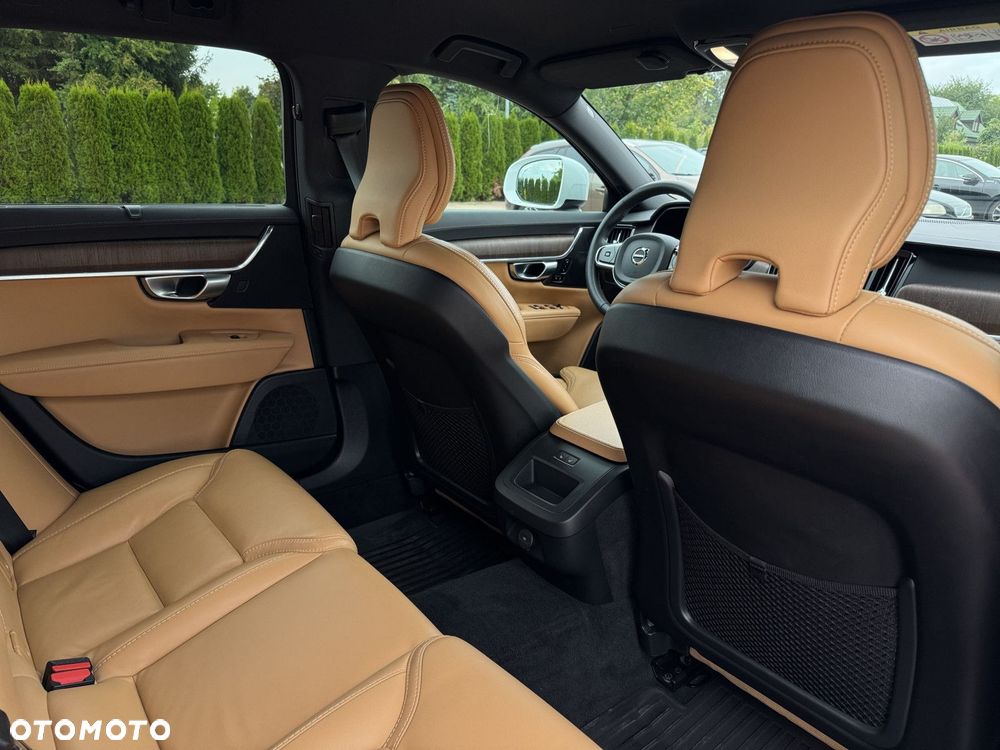 Volvo V90 Cross Country - 18