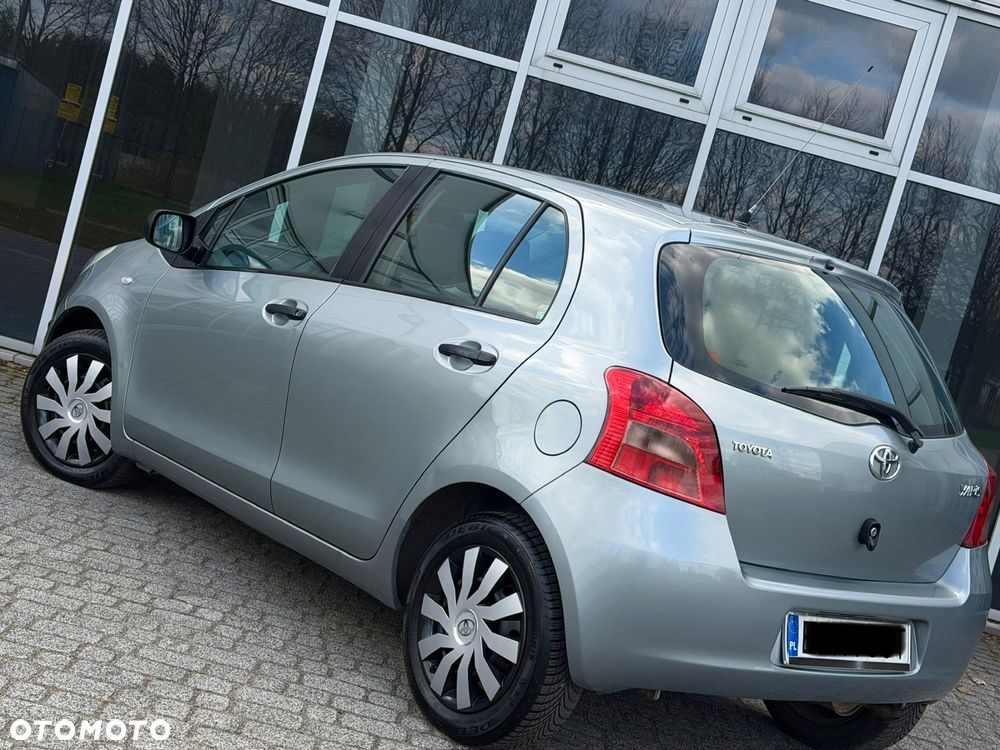 Toyota Yaris 1.3 Luna A/C - 33