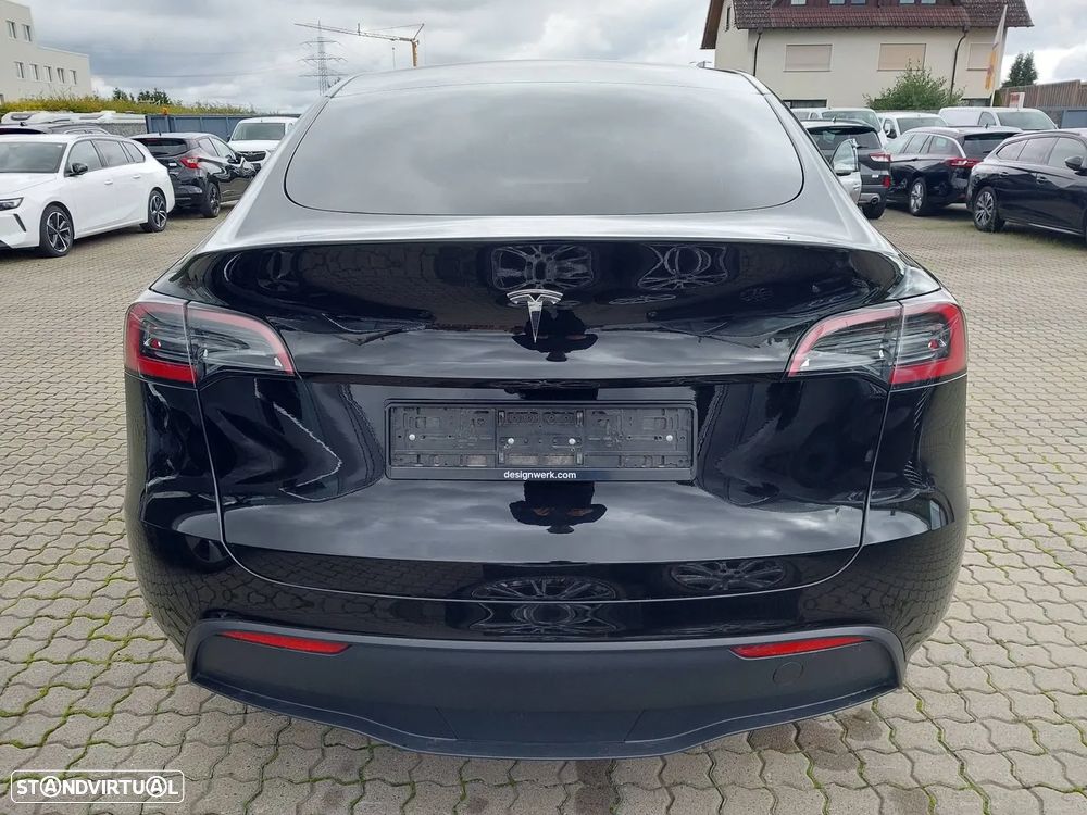 Tesla Model Y Long Range Dual Motor AWD - 11
