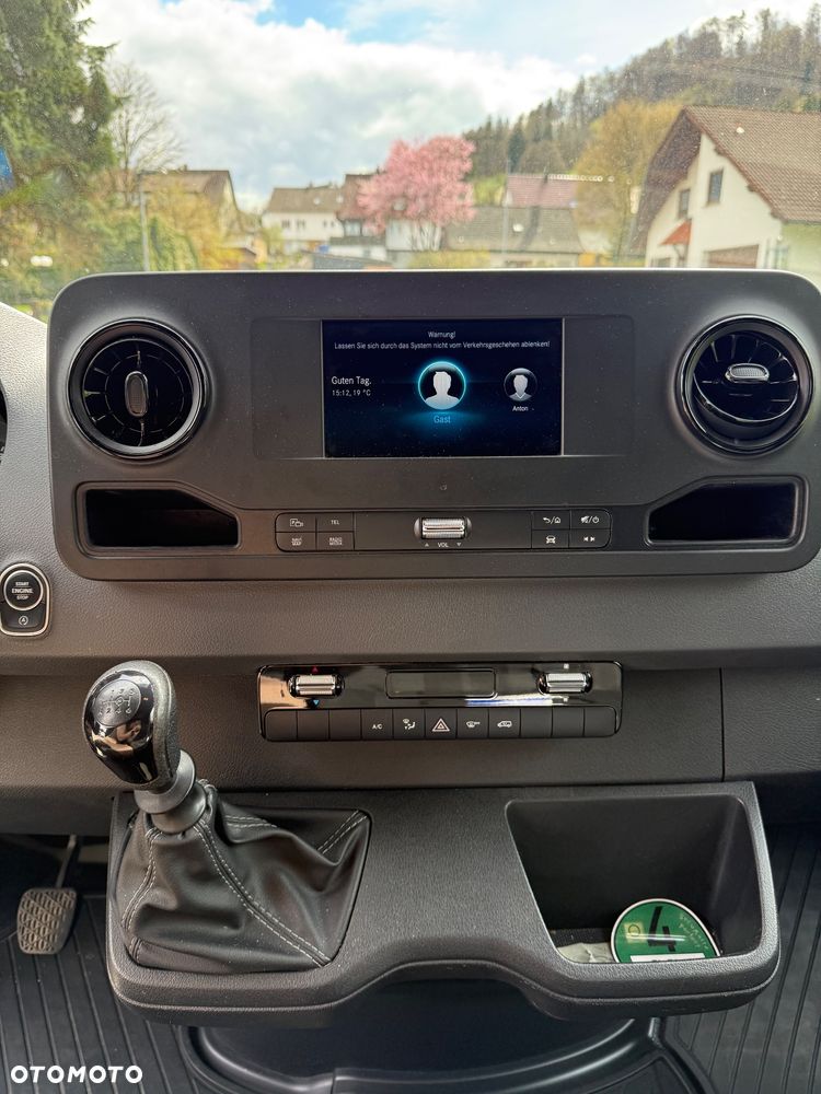 Mercedes-Benz Sprinter - 13