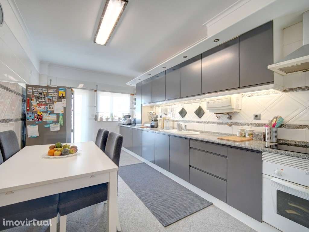 Apartamento T2 com Garagem e Arrecadação - Espaço, Conforto e Exclu... - Grande imagem: 3/30