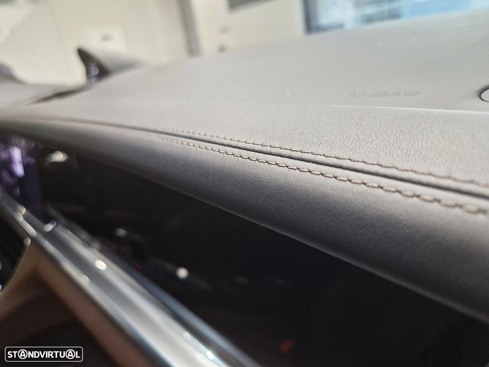 Porsche Panamera 4 E-Hybrid - 22