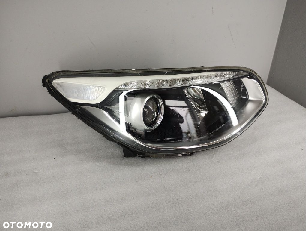 Lampa reflektor prawy Kia Soul II DRL - 2