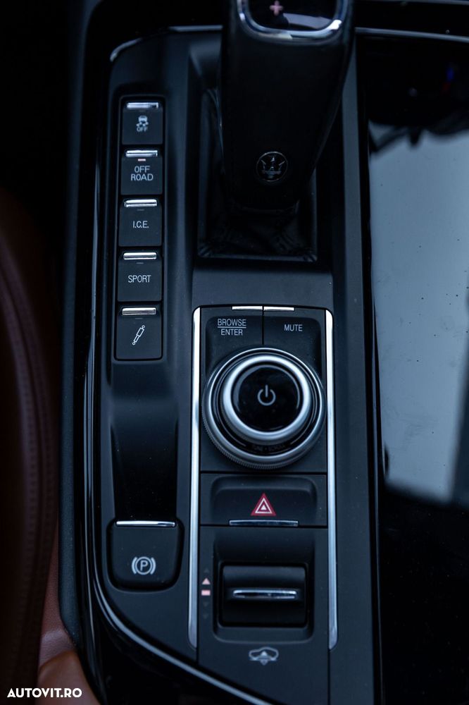 Maserati Levante S Q4 GranSport - 20